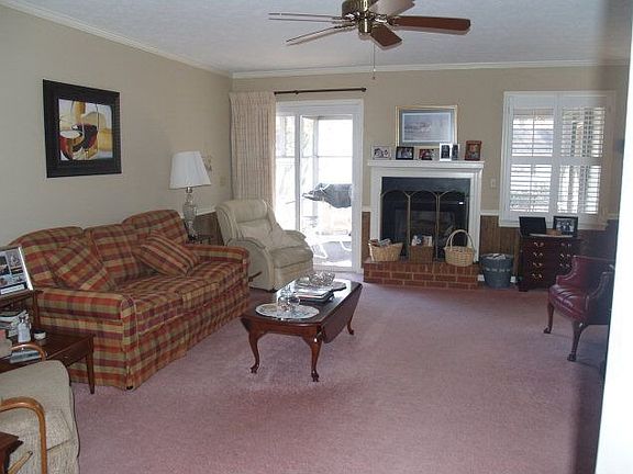 3rd image of 133 Ashwood Dr