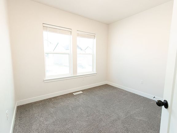 3rd image of 1431 W Russo Dr