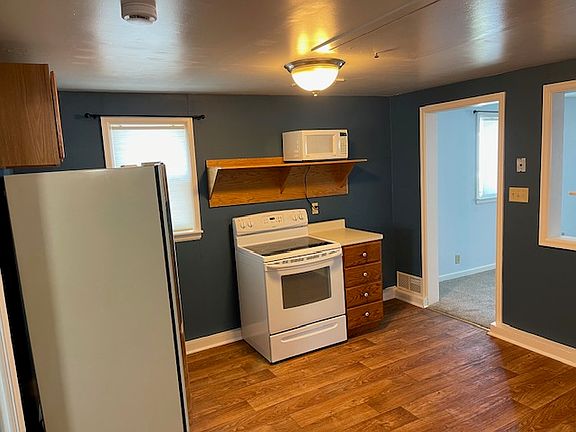 3rd image of 3639 E Somers Ave