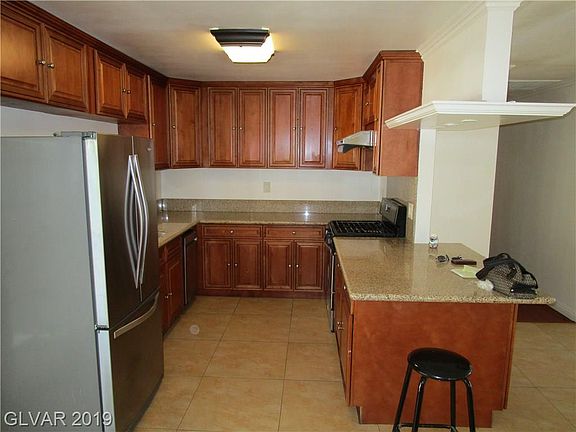 5th image of 5238 Varsity Ave