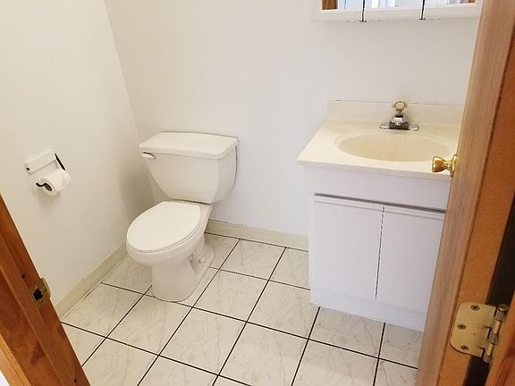 4th image of 3801 S Archer Ave #3