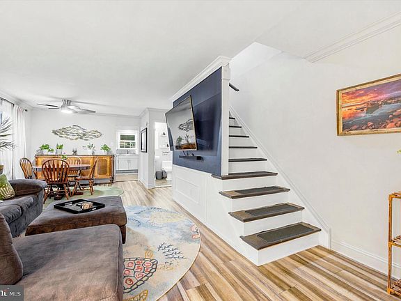 3rd image of 53 Walnut St