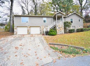 309 W Crest Rd, Rossville, GA 30741