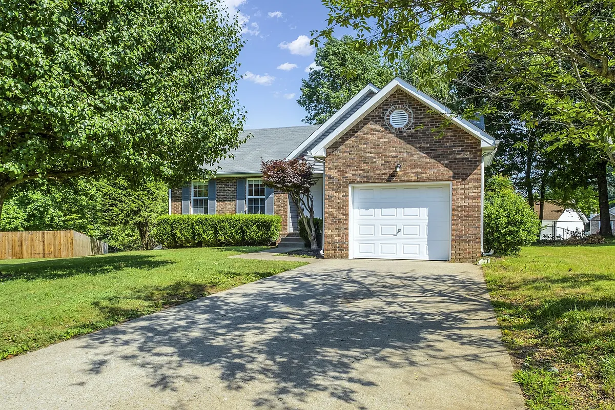 Building Photo - 427 Sierra Ct