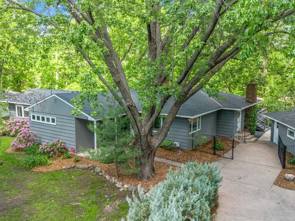 697 Hall Ave, White Bear Lake, MN 55110