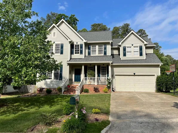 123 Point Harbor Dr, Cary, NC 27519