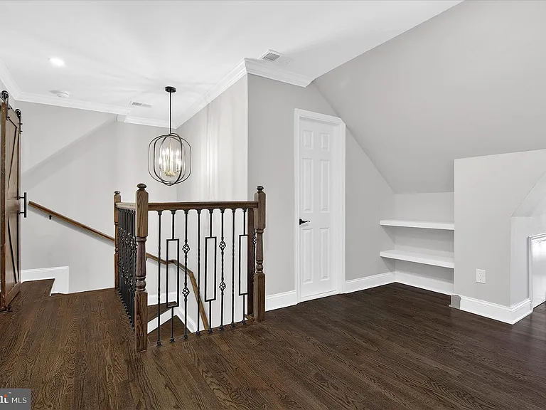 1607 N Glebe Rd — Photo 16
