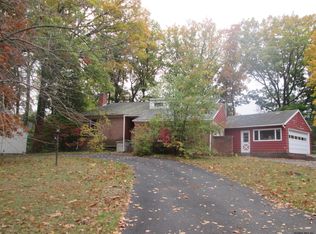 2520 Hilltop Rd, Niskayuna, NY 12309