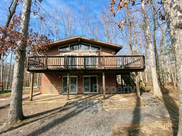 3621 Lakeview Pkwy, Locust Grove, VA 22508