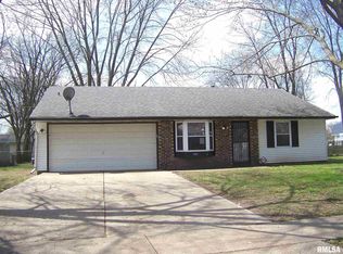 1833 Stanhope Rd, Springfield, IL 62702