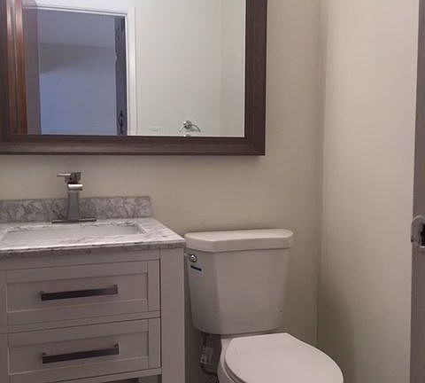 5th image of 510 S Oak Knoll Ave #2
