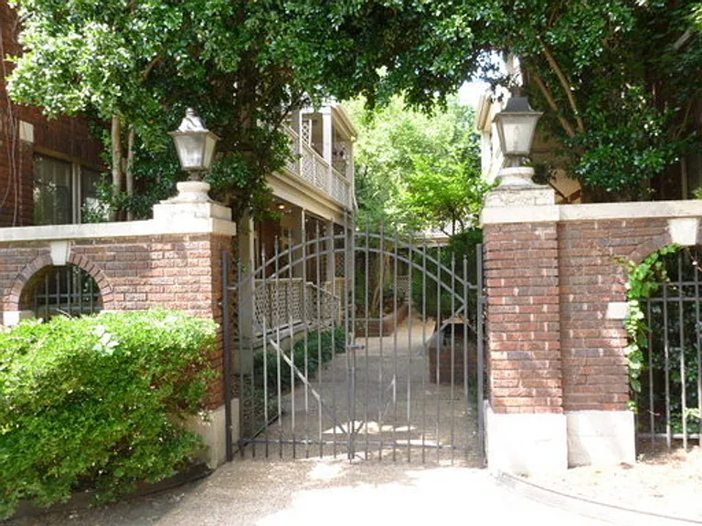 1896 Peabody Ave — Photo 11