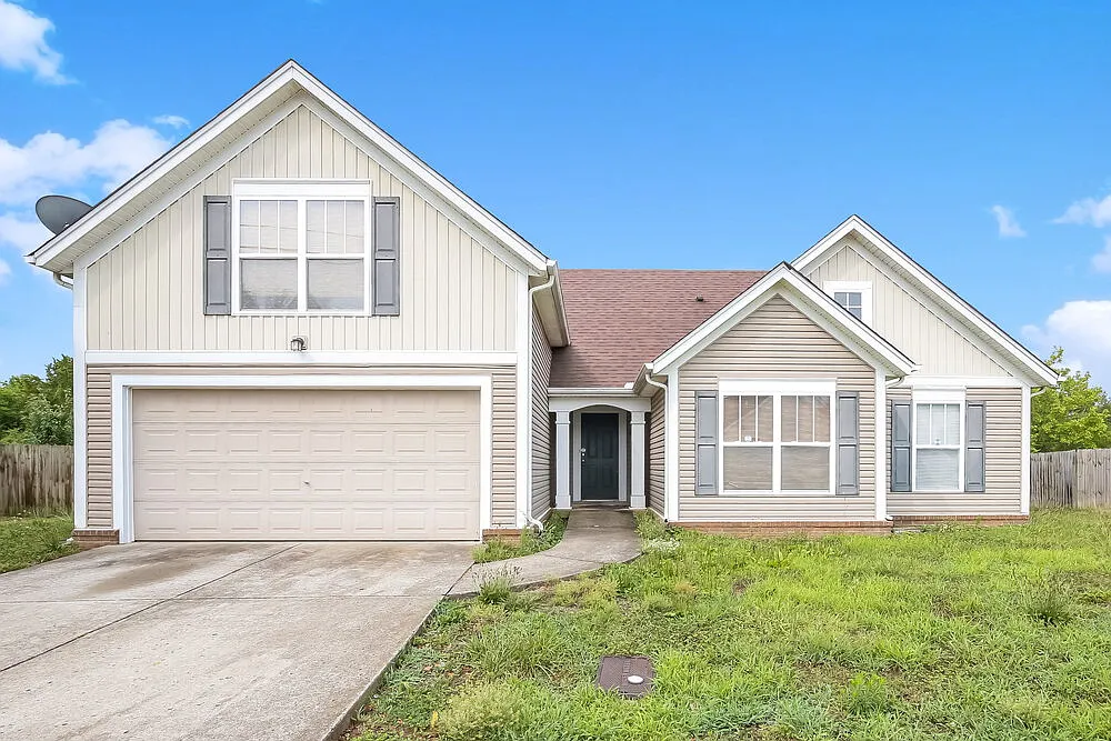 3 bed, 2.0 bath, 1517 sqft, $2,405 — Photo 1