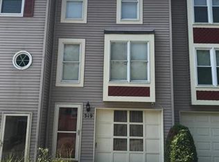 319 Hamlet Ct, Pittsburgh, PA