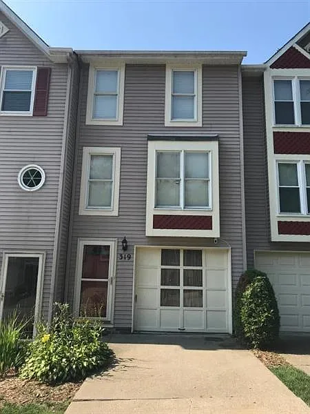 319 Hamlet Ct photo 1