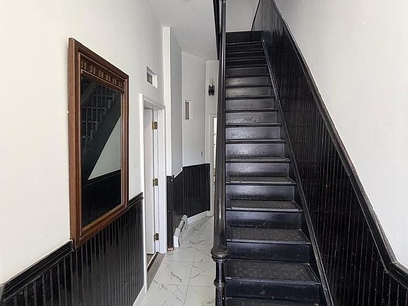 3rd image of 5814 58th Avenue