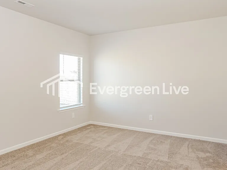 17727 Denham Cir — Photo 8