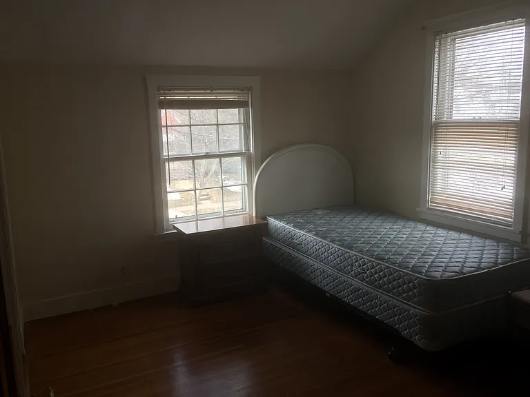100 Southview Ter — Photo 2