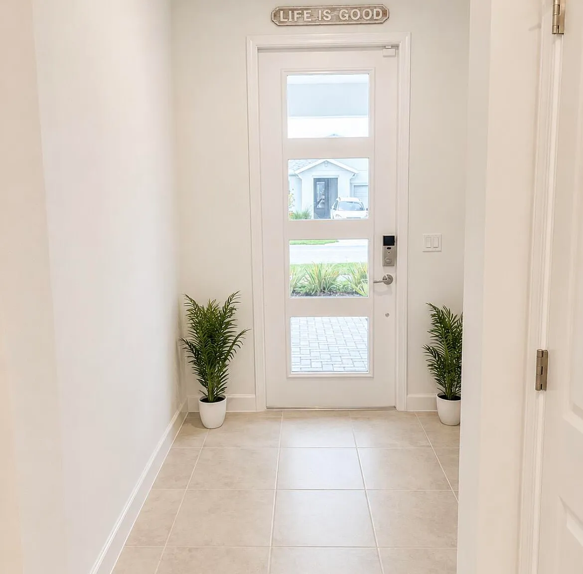 3 bed, 2.0 bath, 1657 sqft, $2,850 — Photo 2