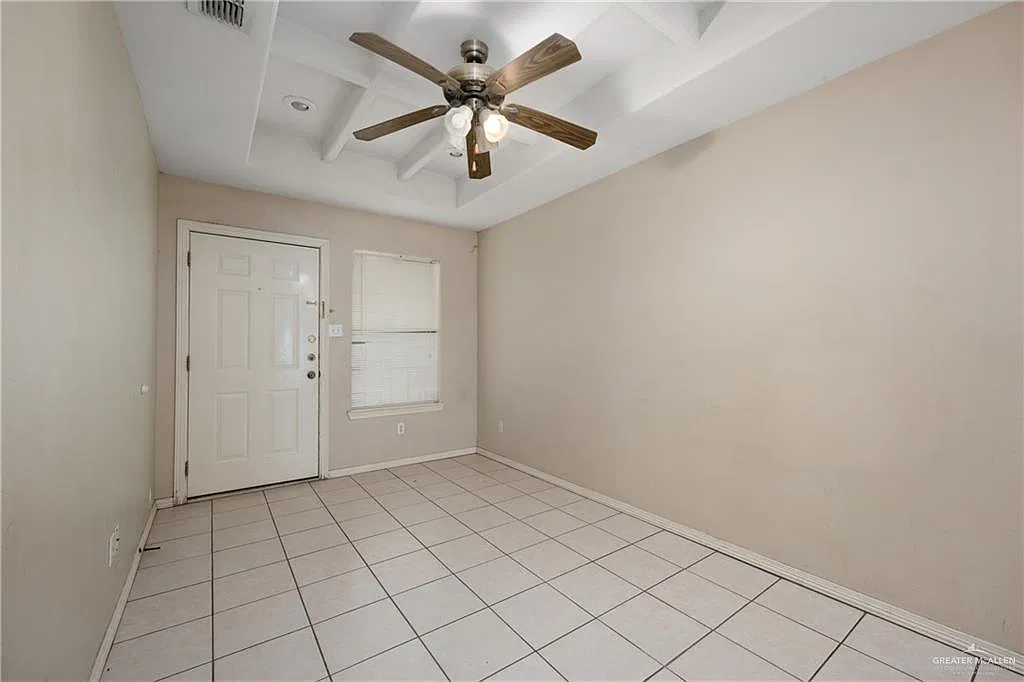 2 bed, 1.0 bath, 760 sqft, $875 — Photo 3
