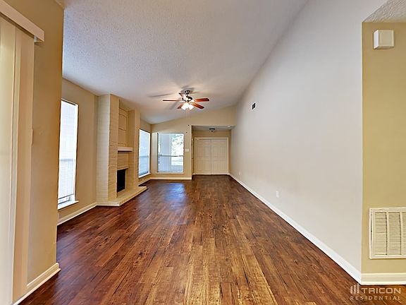 3rd image of 6304 Porterway Dr