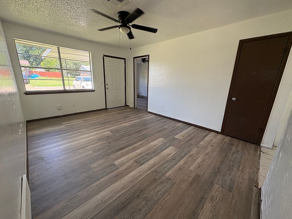 1st image of 2404 Kings Rd