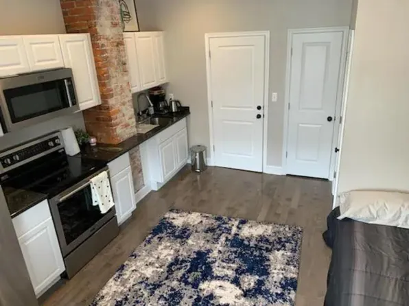 5002 Pine St APT 2, Philadelphia, PA 19143