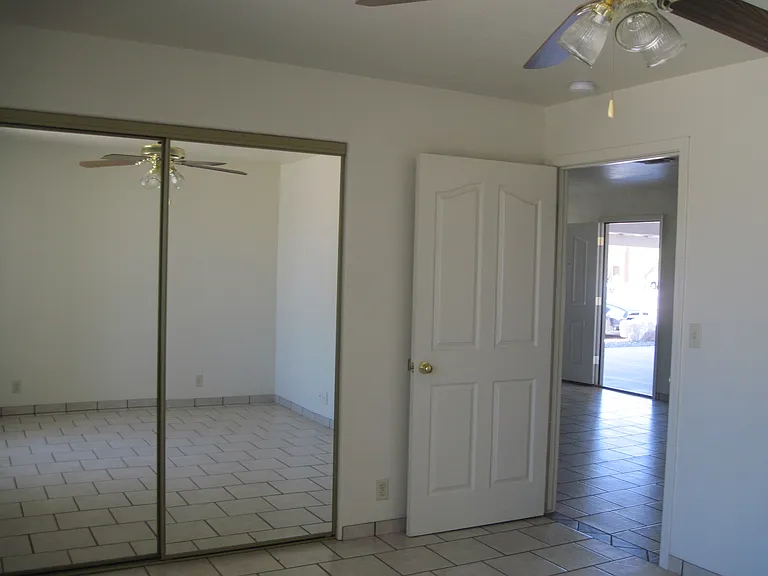 242 S Biddle Ave #C — Photo 5