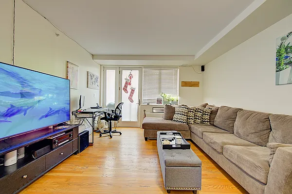 Sold by Landmarc Group | media 21