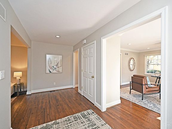 3rd image of 3677 Traskwood Cir