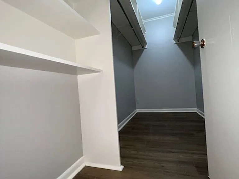 2524 W Hillsboro St — Photo 21