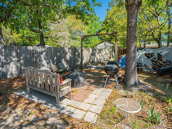 5th image of 5092 Lakewood Drive SW