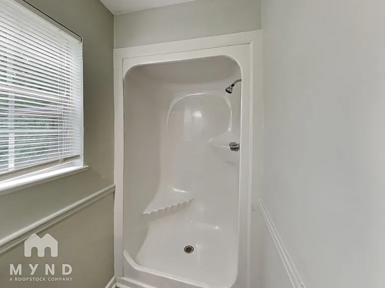 5190 Roger Dr — Photo 12