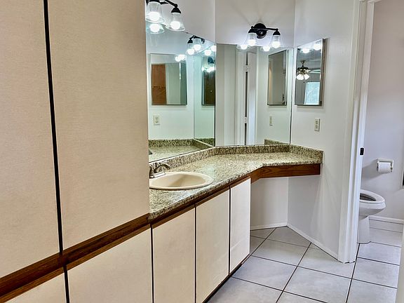 4th image of 349 Chicago Woods Cir