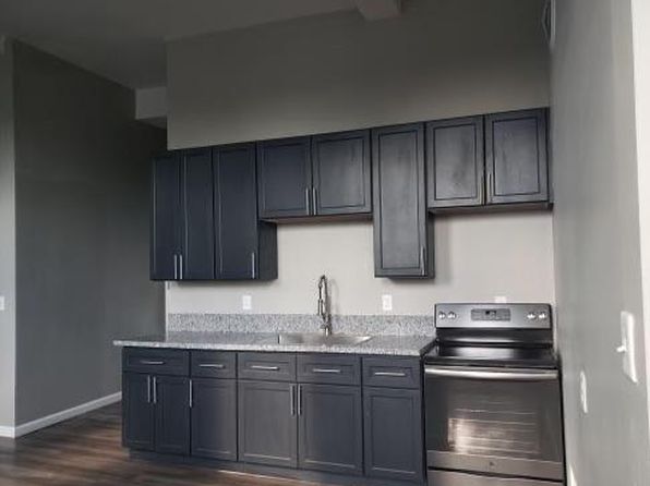 208 W South St