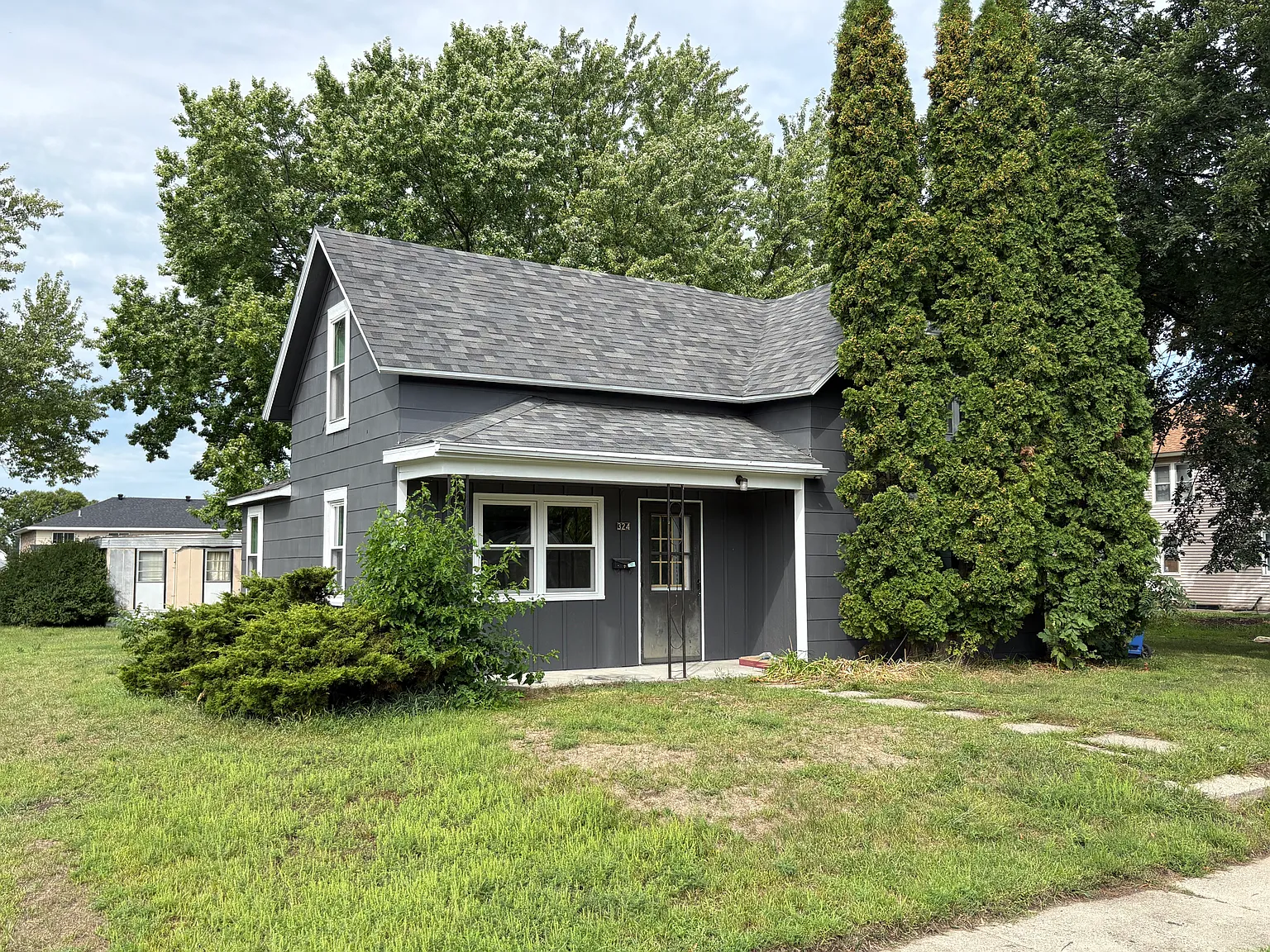 3 bed, 1147 sqft, $1,395 — Photo 1
