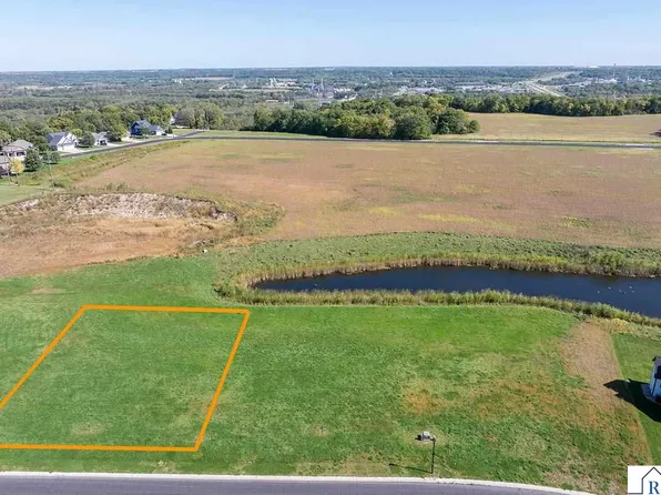 2148 Deerwood Dr, Mankato, MN 56003