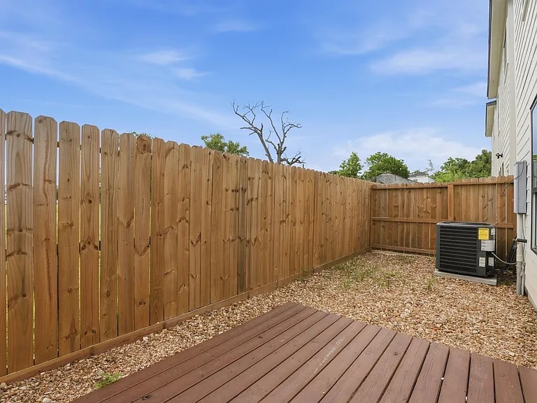866 Rachel St #D — Photo 12