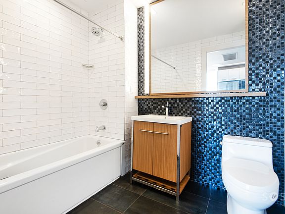 5th image of 39 Debevoise St #5D