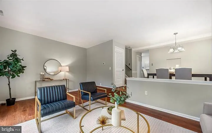 5822 Burke Manor Ct — Photo 18