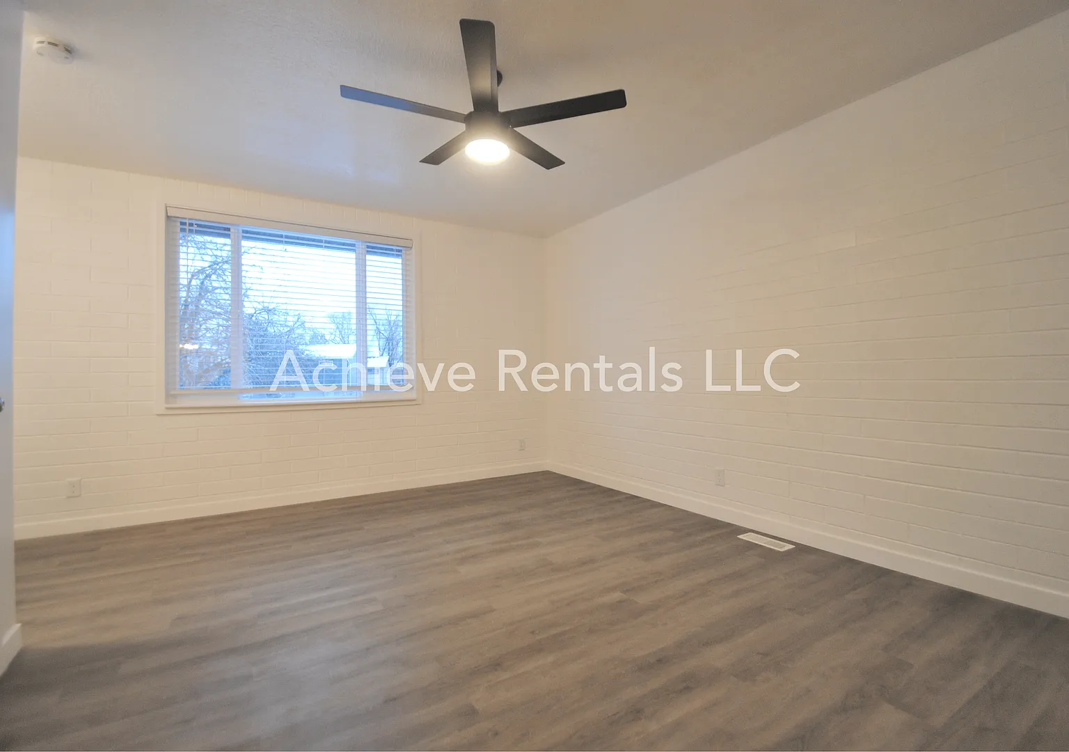 Cozy 2 Bedroom Townhome at 277 Bridger Dr. Logan, Ut — Photo 3