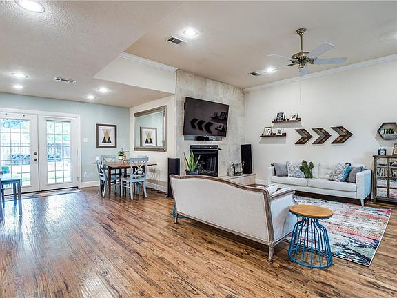 3rd image of 252 Simmons Dr