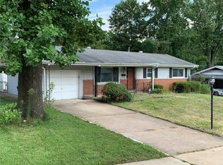 8 Forestwood Dr, Saint Louis, MO