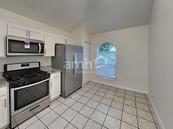 4th image of 12418 Castlemain Trl