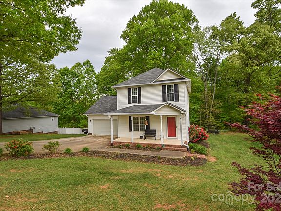 3rd image of 405 Brookfield Dr