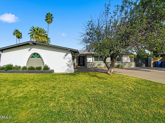 5th image of 4705 S COUNTRY CLUB Way