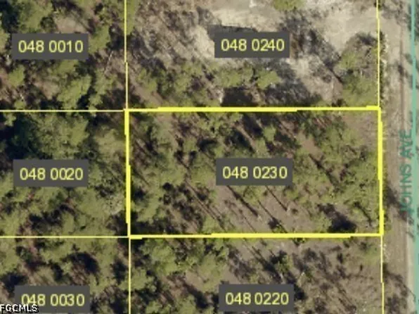 1121 Johns Ave, Lehigh Acres, FL 33972