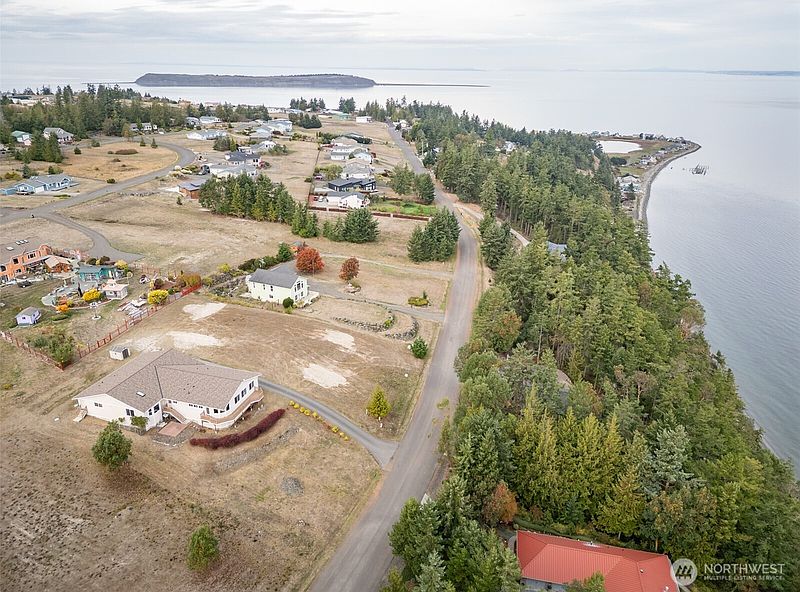3rd image of 382 Discovery View Drive