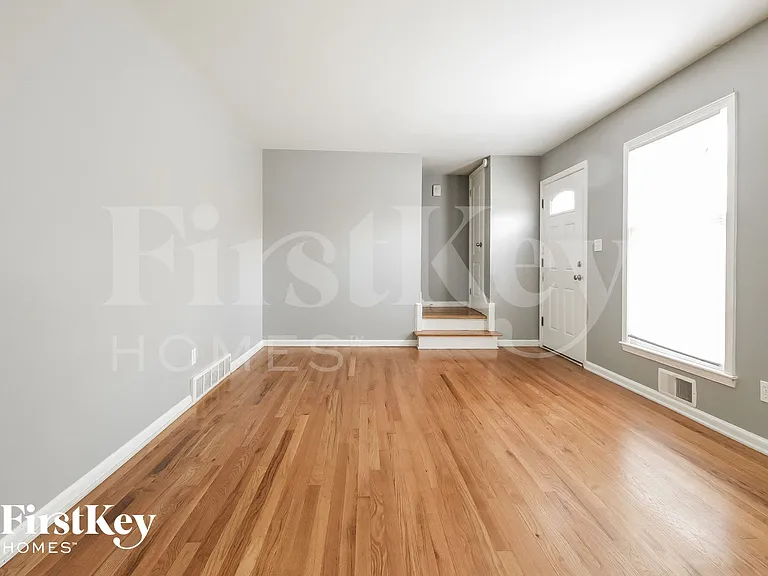9648 Roe Ave — Photo 4