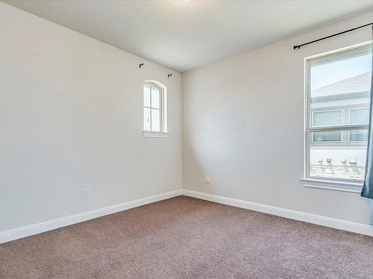 709 Kingston Pl — Photo 29